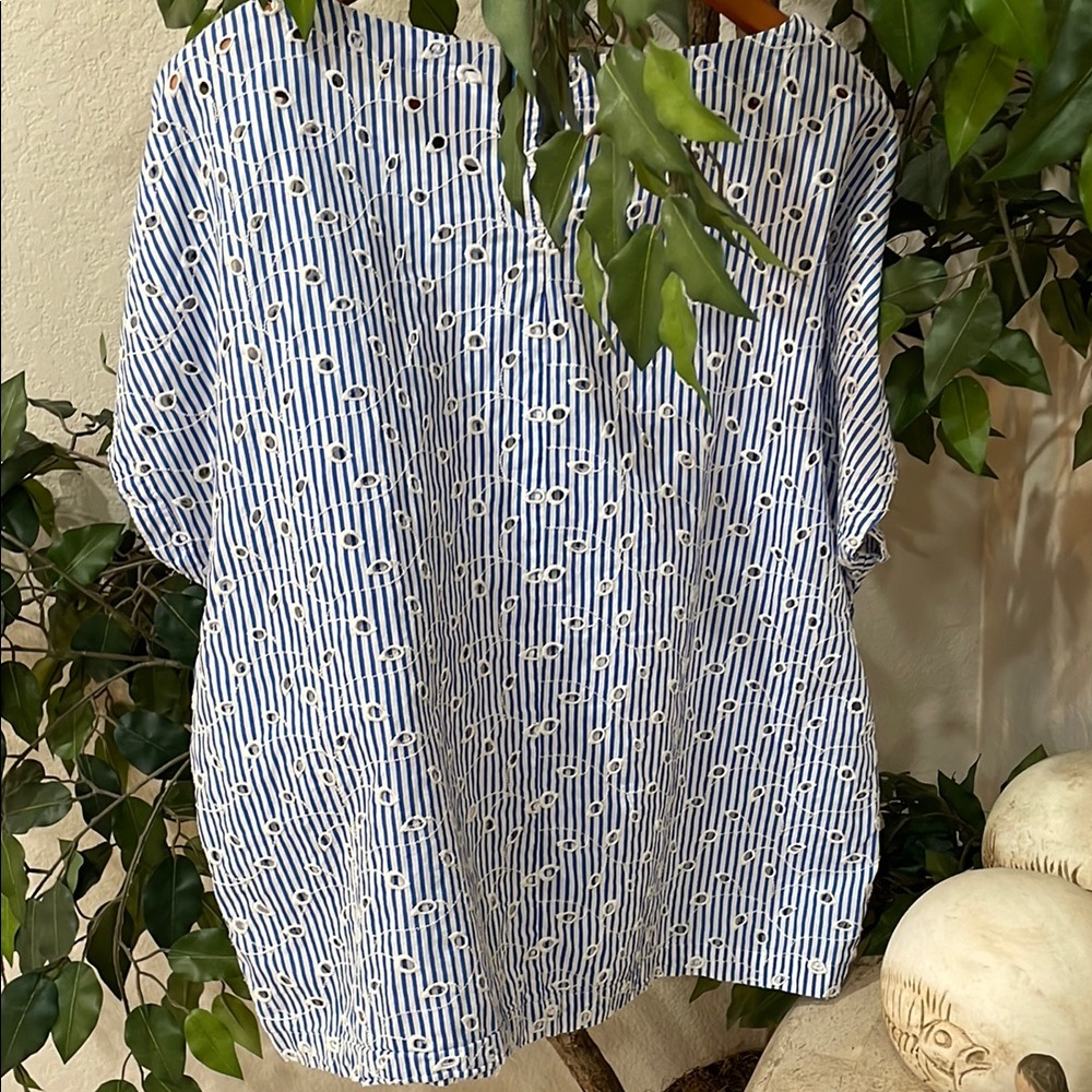Liz Claiborne Blue & White Stripes Eyelet Blouse keyhole back closure SZ XL EUC